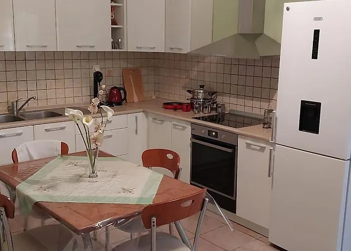νώε Apartamento Peristasis
